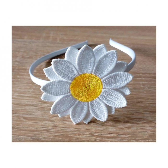 Cordeluta cu Margareta Dubla Handmade Accesoriu Delicat si Elegant [3]