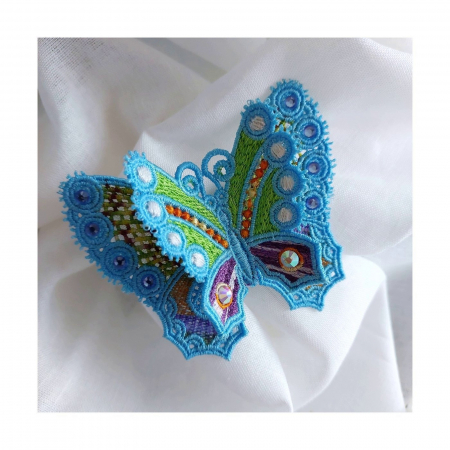 Brose - brosa-fluture-albastru-3d-brodata-cu-cristale.jpg