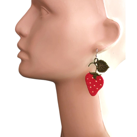 Cercei Capsuni Brodate [1]