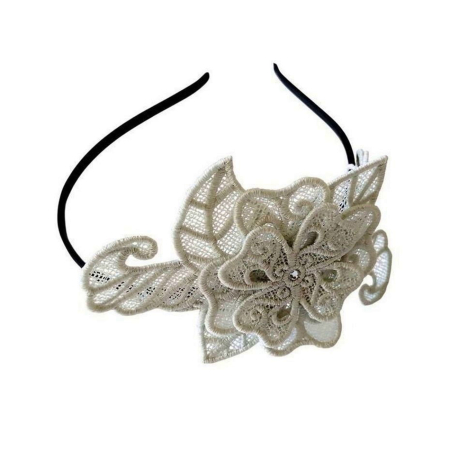 Cordelute par - Fascinator cu Floare Alba 3D si Cristal