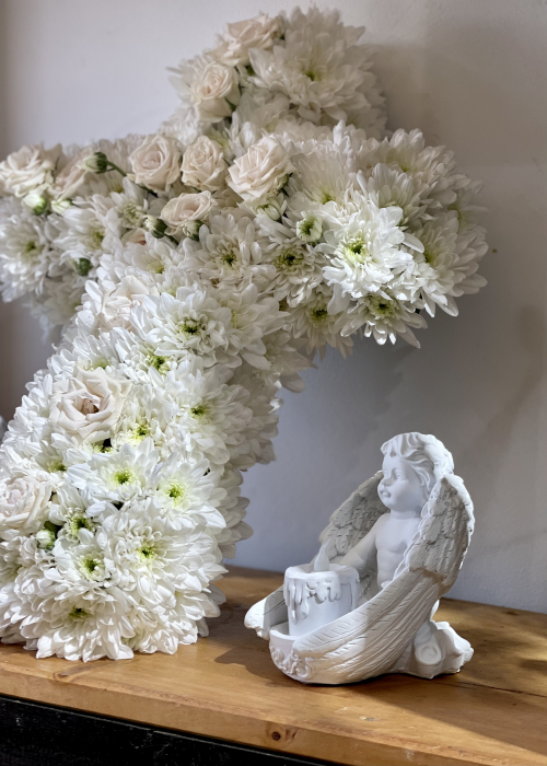 Aranjament funerar Cruce din crizanteme si trandafiri [3]