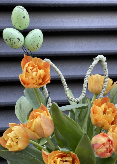 Aranjament floral Paste cu lalele portocalii [4]