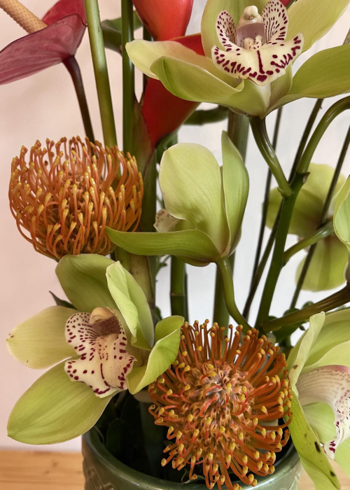 aranjament office leucospermum, bambus, anthurium, orhidee, Craspedia, succes in afaceri [4]