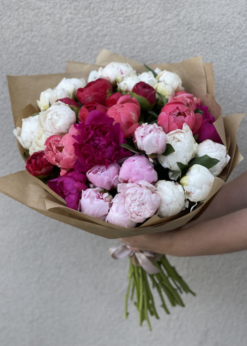 Buchet din bujori colorati roz alb grena corai [2]
