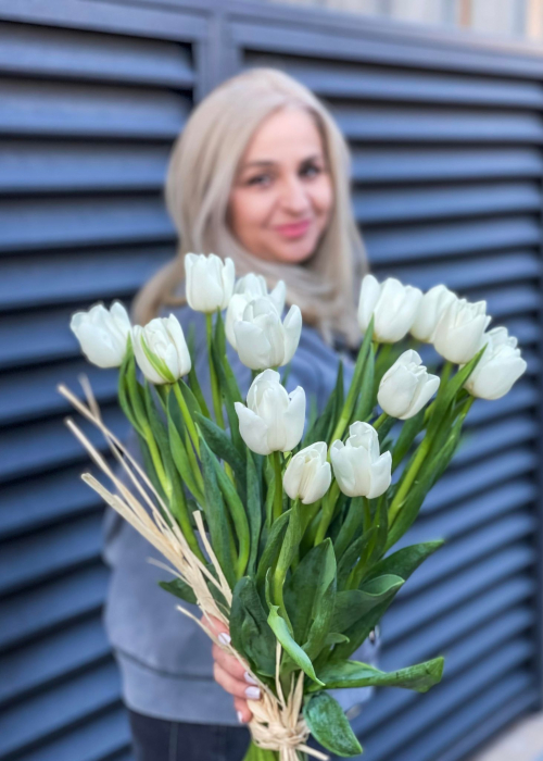 Buchet de lalele albe [3]