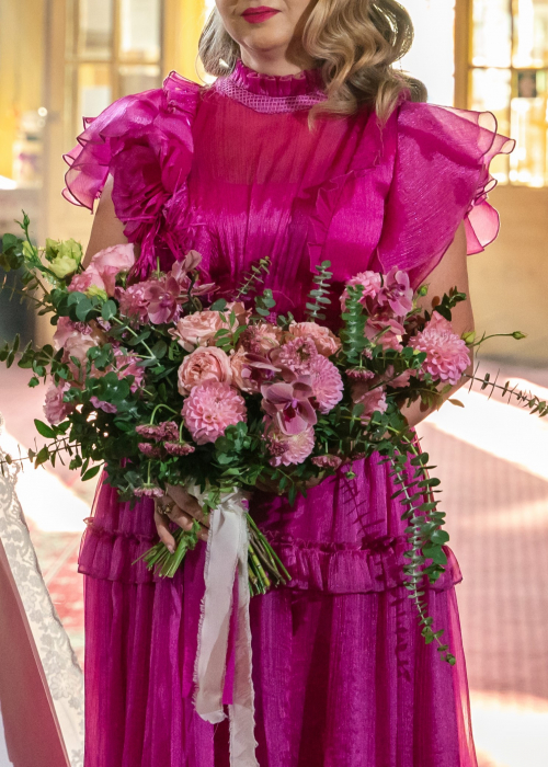 Buchet de mireasa Barbie din dalii, orhidee, lisianthus si trandafiri [2]