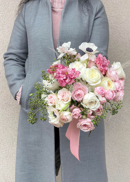 Buchet de mireasa din trandafiri si anemone [2]