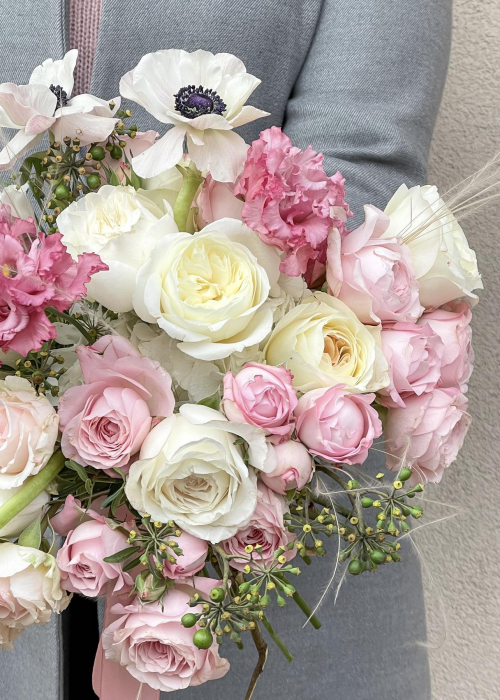 Buchet de mireasa din trandafiri si anemone [3]