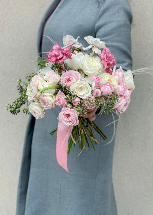 Buchet de mireasa din trandafiri si anemone [4]