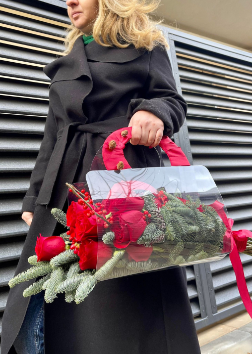 Buchet Poseta transparenta cu Trandafiri Rosii [2]