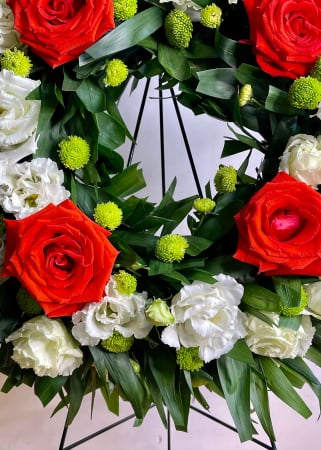 Coroana funerara cu trandafiri albi si rosii [5]