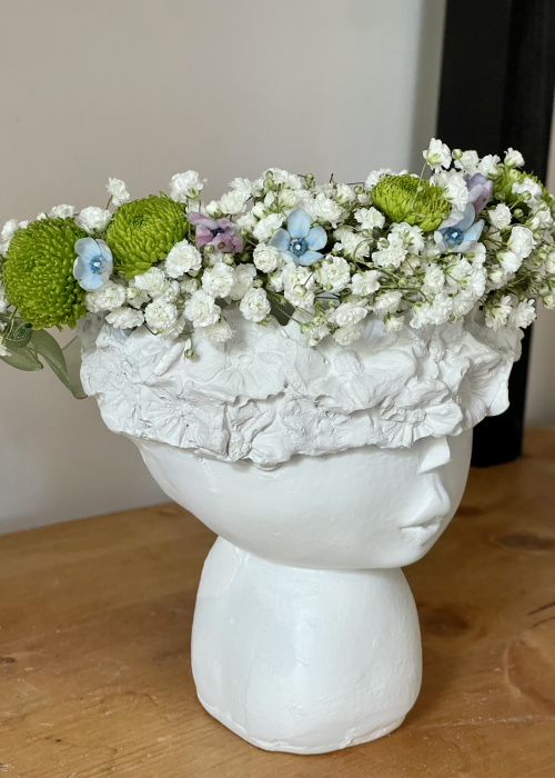 Coronita din flori naturale santini, oxypetalum si gypsophila pentru scolari [2]