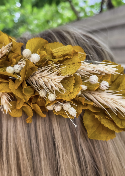 Coronita din flori naturale Serenity pentru elevi, scolari, mirese sau orice ocazie. [2]