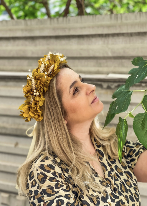 Coronita din flori naturale Serenity pentru elevi, scolari, mirese sau orice ocazie. [3]