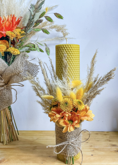 Set lumanari ceara naturala si buchet mireasa din flori stabilizate [3]