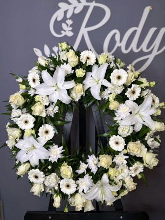 Funerare - Coroană funerară cu crini și trandafiri albi