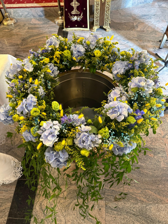 ranjament Cristelniță cu Hortensii și Flori Galbene – Rodyolla [3]