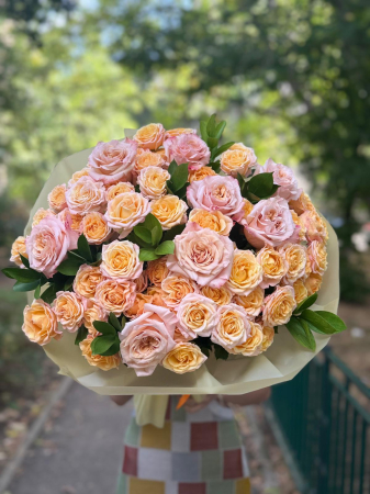 Buchet de trandafiri “Peach Romance” Rodyolla [1]
