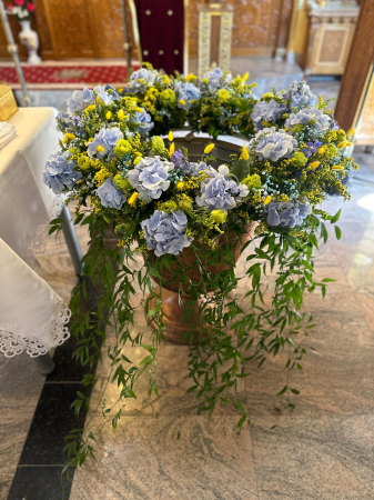 ranjament Cristelniță cu Hortensii și Flori Galbene – Rodyolla [4]