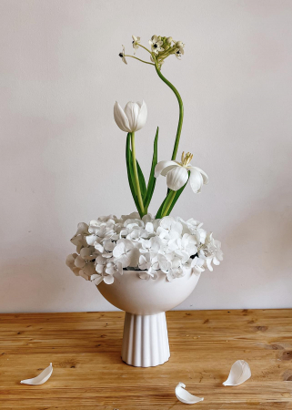 Pentru mine - aranjament floral din Ornithogalum (Steaua din Bethleem), lalele si hortensii