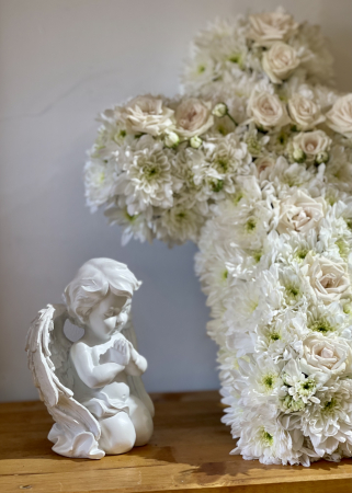 Aranjament funerar Cruce din crizanteme si trandafiri [1]