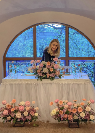 Decor botez - Aranjament floral prezidiu pastel “Sweetness”