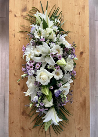 Aranjament funerar colorat cu crini, lisianthus, gerbera, trandafiri, crizanteme [3]