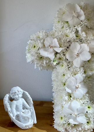 Aranjament funerar Cruce cu crizanteme si vanda [4]