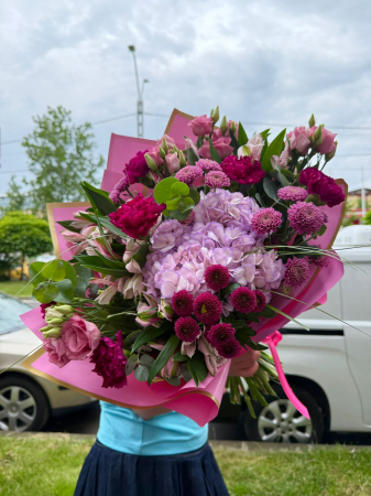 Cele mai populare buchete - Buchet cu hortensie și flori mov | Rodyolla