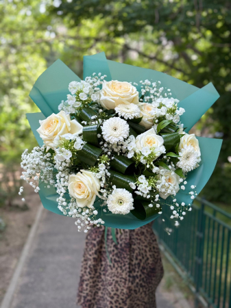 Buchet cu trandafiri, Bouvardia si minigerbera [1]