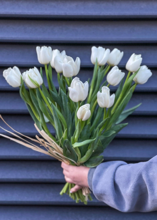 Martisor - Buchet de lalele albe