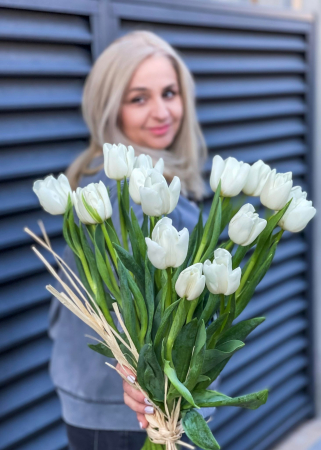 Buchet de lalele albe [1]