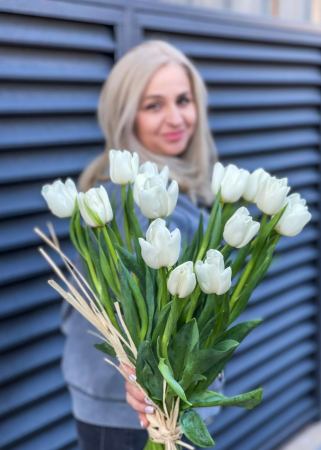 Buchet de lalele albe [2]