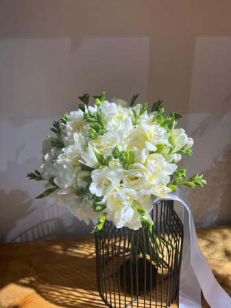 Buchet de mireasa/nasa cu frezii albe [2]