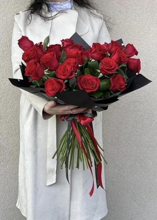 Martisor - Buchet de trandafiri rosii "For Her"