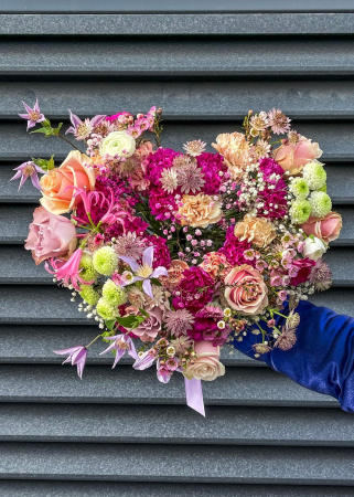 Buchet in forma de inima "Soapte de iubire" [5]