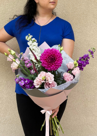 Buchete sub 200 lei - Buchet roz mov, dalia, matthiola, lisianthus
