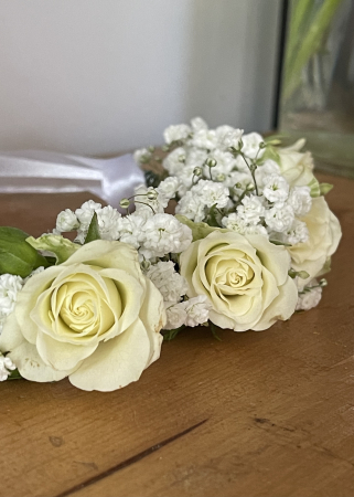 Coronite - Coronita din flori naturale cu trandafiri albi si gypsophila