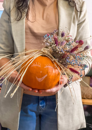 Halloween - Dovleac decorat de Halloween Doamna cu Coc