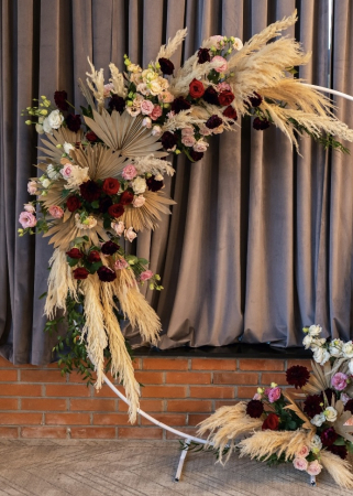 Foto corner nunta Burgundy Pampas [1]