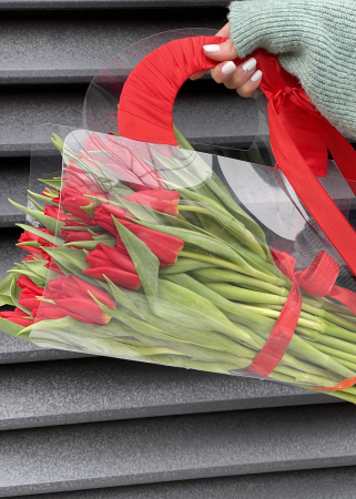 Martisor - Gentuta transparenta cu lalele rosii "Valentine's Day Style"