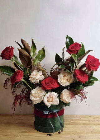 Martisor - Aranjament floral in forma de inima