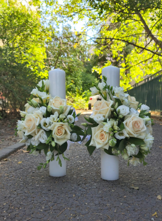 Evenimente - Lumanari cu Flori Albe si Crem
