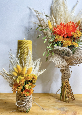 Set lumanari ceara naturala si buchet mireasa din flori stabilizate [1]