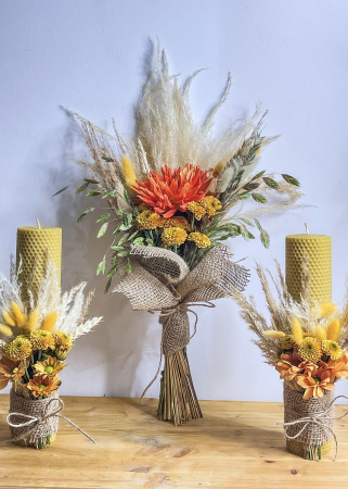 Set lumanari ceara naturala si buchet mireasa din flori stabilizate [4]