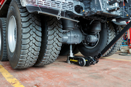 Cric pneumatico-hidraulic pentru autovehicule grele 50/25/15 tone Rodcraft ATJ50-3 [5]