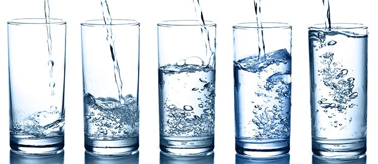 Apa minerala, apa de la robinet sau apa filtrata - care este mai buna?