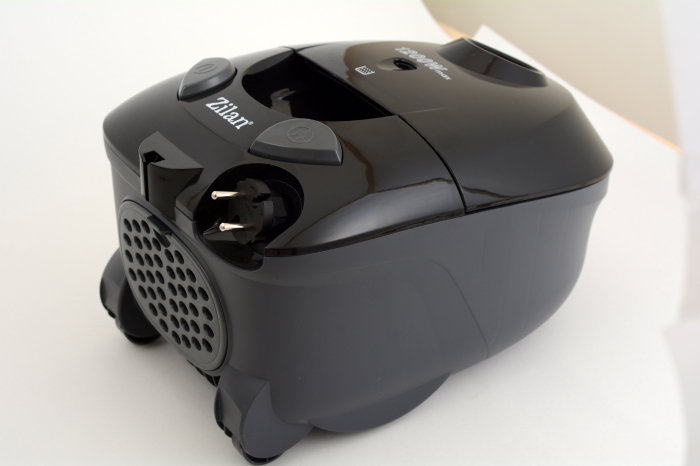 Aspirator cu sac ZILAN ZLN-8471,Negru Capacitate sac textil 2.0 l, Putere 1200W, Cordon electric retractabil 5 m [16]