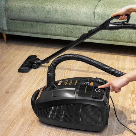 Aspirator cu sac Aurum Zilan ZLN4500, Putere 2400W, Capacitate 5L, Motor din cupru, Furtun pivotant 360°, Telecomanda, Afisaj digital [4]