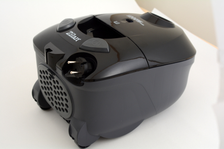 Aspirator cu sac ZILAN ZLN-8471,Negru Capacitate sac textil 2.0 l, Putere 1200W, Cordon electric retractabil 5 m [15]